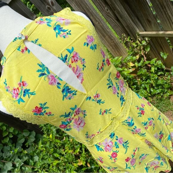 Wonderly Women's Floral Lace Mini Sundress Size Small Yellow Rayon Spring Dress - Picture 2 of 9